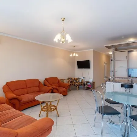 Kek Hullam By Bltn Appartement