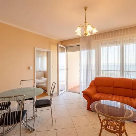 Kek Hullam By Bltn Apartament *