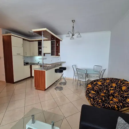 Kek Hullam By Bltn Apartment